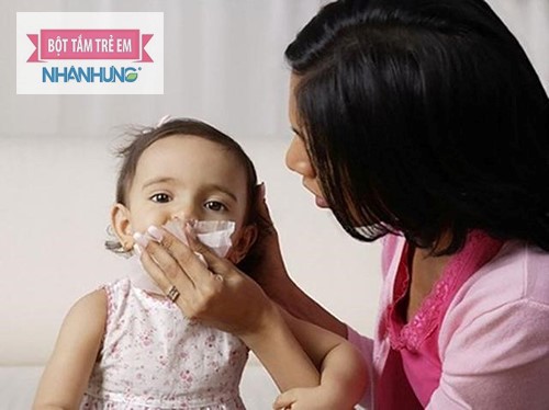 Vệ sinh sạch sẽ là cách bảo vệ trẻ cần thiết của mỗi bà mẹ.