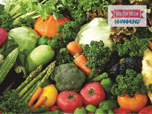 Sử dụng rau củ quả trong thực đơn ăn dặm cho bé 9 tháng để bổ sung vitamin.