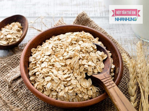 Bột yến mạch cung cấp chất xơ cho cơ thể của trẻ 9 tháng tuổi.