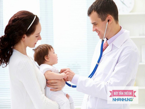 Xin lời khuyên của bác sĩ trong trường hợp mẹ ít sữa.