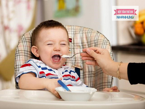 Không gây áp lực lên bé khiến bé cảm thấy sợ hãi.