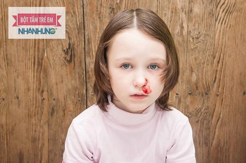 Viêm mũi chảy có thể gây ảnh hưởng nghiêm trọng tới sự phát triển của bé.