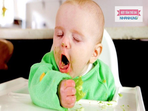 Bé sẽ bị hóc khi ăn dặm tự chỉ huy.