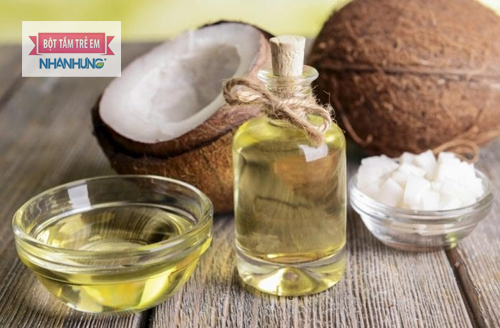 Dầu dừa giúp dưởng ẩm tốt cho da của trẻ sơ sinh.