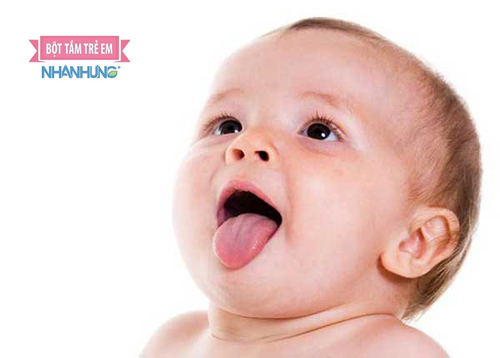 Tưa lưỡi thường hay bắt gặp ở trẻ sơ sinh - Trẻ bị tưa lưỡi phải làm sao