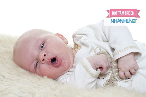 Ho có đờm có thể gây nguy hiểm cho trẻ sơ sinh.