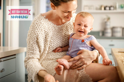 Trẻ sơ sinh bị táo bón lâu ngày dễ bị hấp thu ngược các chất độc.