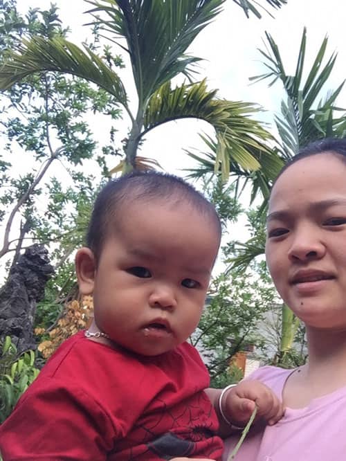 Chị Hoa không thể ngủ ngon khi con trai bị mẩn ngứa