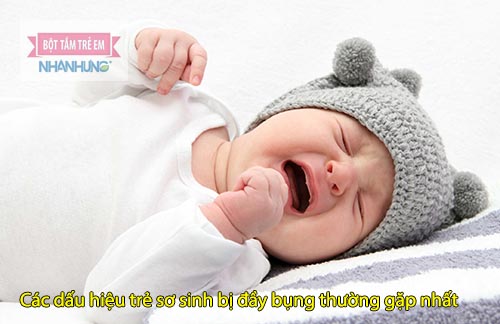 Bé khó chịu và quấy khóc nhiều do đầy bụng