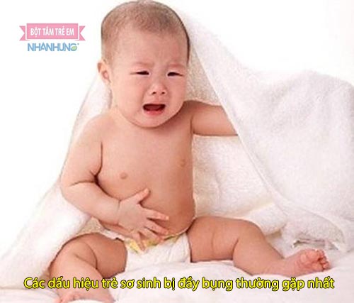 Dấu hiệu đầy bụng - Bụng của bé căng tròn và thậm chí là chướng lên