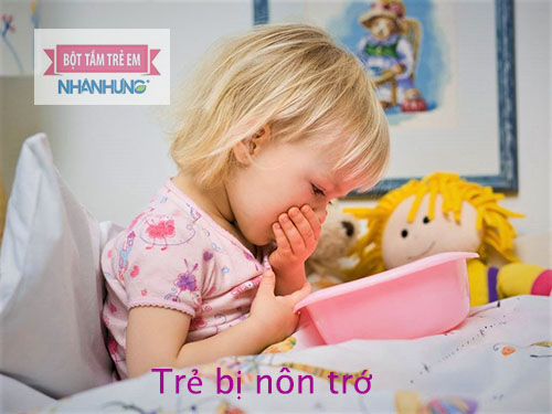 Bé dễ nôn trớ nhất là ngay sau khi ăn xong bé vặn mình hoặc cười nhiều, khóc nhiều