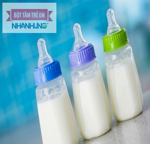 Vắt sữa mẹ bằng tay mang đến rất nhiều lợi ích