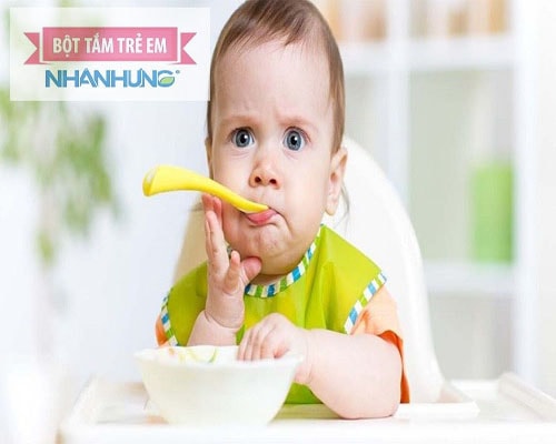 Trẻ dưới 1 tuổi biếng ăn do nhiều nguyên nhân