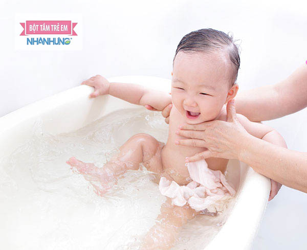 Tắm thôi chưa đủ để giúp bé không bị bệnh ngoài da