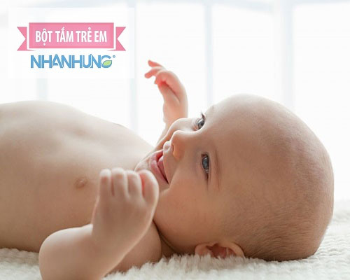 Rụng tóc hình vành khăn ở trẻ chủ yếu do thiếu vitamin D, canxi, sắt, kẽm…