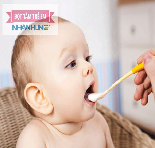 Bé  bao nhiêu tháng thì ăn dặm là thắc mắc của rất nhiều bà mẹ