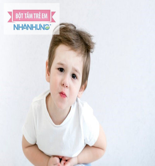 Trẻ bị tiêu chảy kéo dài sẽ gây mất nước.