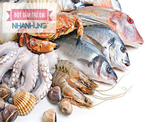 Tuyệt đối không nên cho bé ăn hải sản khi đang tiêu chảy.