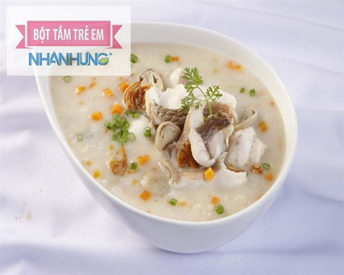 Cháo giúp bé dễ ăn và dễ tiêu hoá hơn.