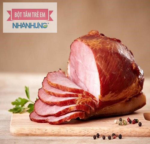 Không nên cho trẻ ăn dặm bằng những thực phẩm quá mặn hay quá ngọt