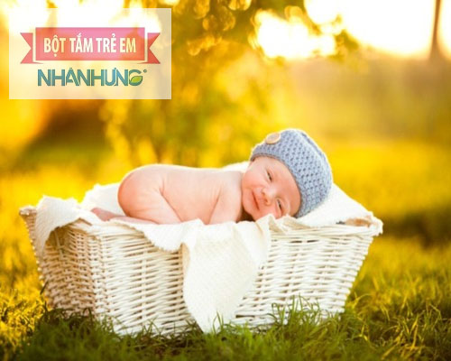 Thiếu vitamin D khiến bé rụng tóc nhiều.
