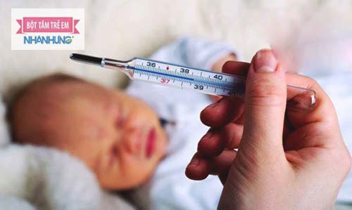 Mồ hôi trộm có thể khiến trẻ bị cảm lạnh, viêm đường hô hấp