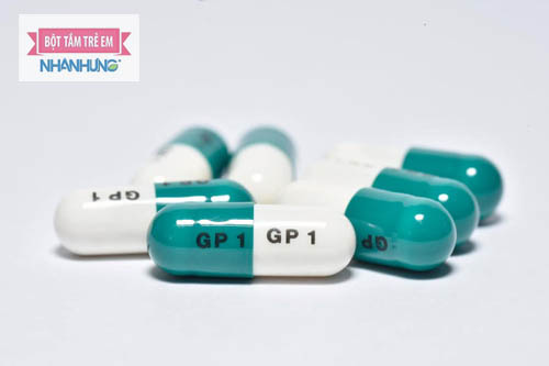 Cần kết hợp thêm thuốc kháng sinh, chống viêm cho trẻ bị chàm sữa nặng