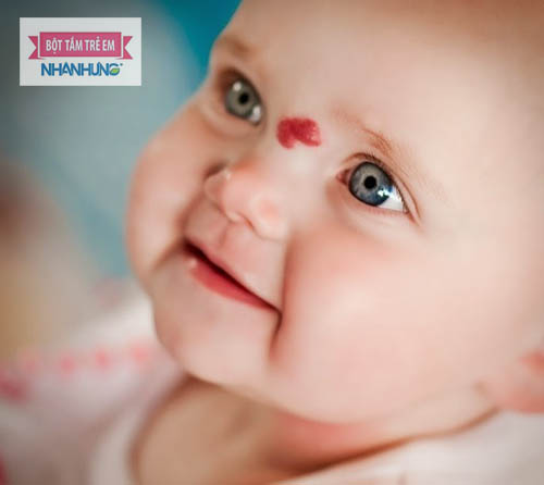 Chàm đỏ dễ bị nhầm với u máu