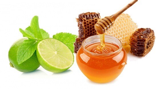 Mật ong và chanh giúp trị viêm amidan cho trẻ an toàn.