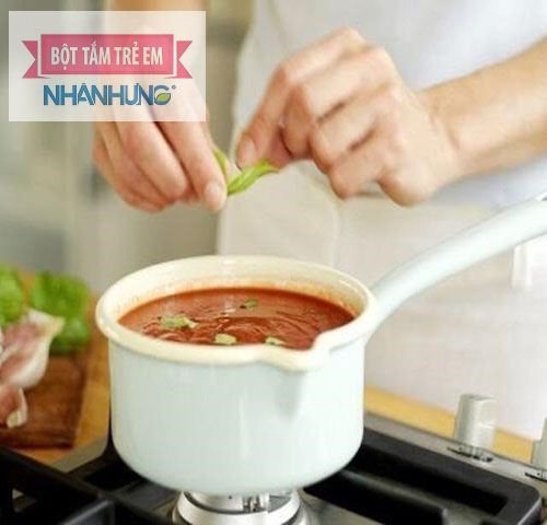 Cách nấu bột ăn dặm mặn cho bé ngon miệng, dễ ăn
