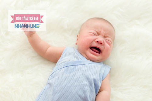 Trẻ sơ sinh bị sôi bụng mẹ nên ăn gì