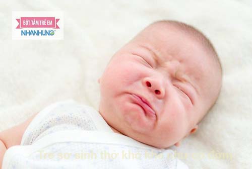 Trẻ có đờm thở khò khè có thể là do đang bị bệnh viêm phổi