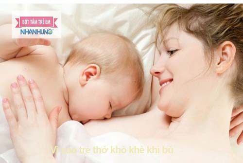 Trẻ thở khò khè khi bú