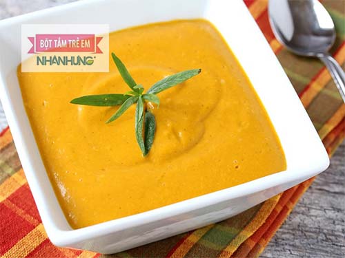 Súp bí đỏ khoai lang là món ăn dặm bổ dưỡng cho bé