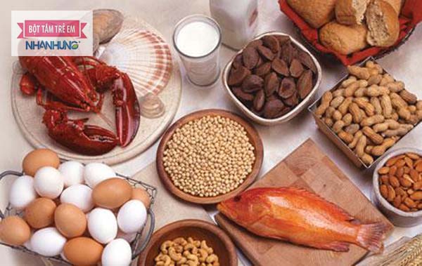 Hải sản, trứng, sữa, đậu phộng… là những thực phẩm gây dị ứng