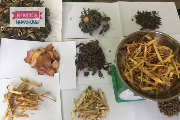 Trường hợp nhẹ có thể điều trị tại nhà bằng bài thuốc dân gian