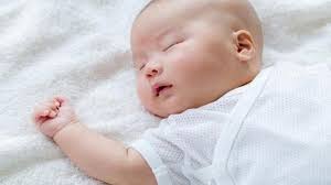 Trong khoảng thời gian từ 6 đến 8 tuần đầu sau sinh, hầu hết giấc ngủ trẻ sơ sinh bé đều kéo dài