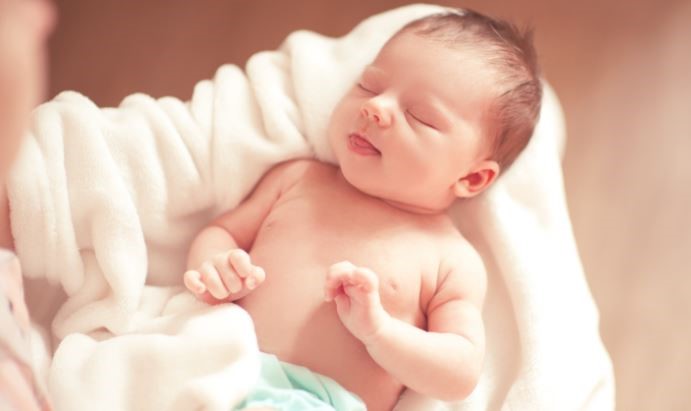  Trẻ sơ sinh dễ bị viêm phổi do sức đề kháng kém.