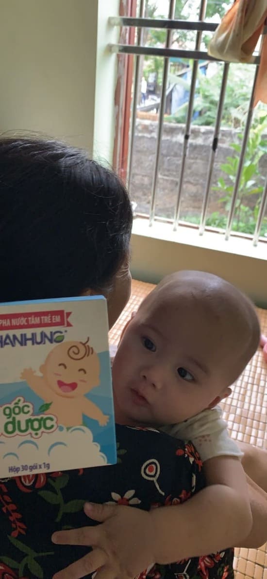 THÁNG 6: 200 HỘP BỘT TẮM NHÂN HƯNG MIỄN PHÍ ĐÃ ĐẾN TAY CÁC BÉ