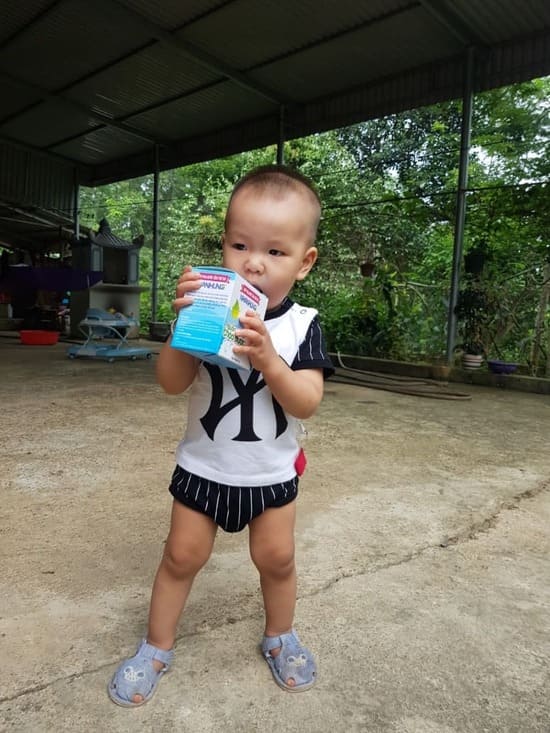THÁNG 6: 200 HỘP BỘT TẮM NHÂN HƯNG MIỄN PHÍ ĐÃ ĐẾN TAY CÁC BÉ
