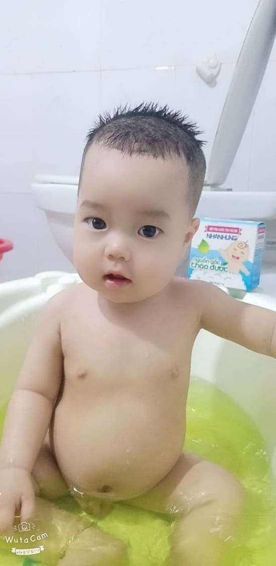 THÁNG 6: 200 HỘP BỘT TẮM NHÂN HƯNG MIỄN PHÍ ĐÃ ĐẾN TAY CÁC BÉ