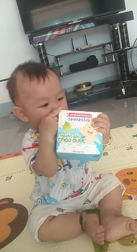 THÁNG 6: 200 HỘP BỘT TẮM NHÂN HƯNG MIỄN PHÍ ĐÃ ĐẾN TAY CÁC BÉ