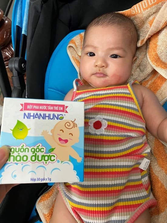 THÁNG 6: 200 HỘP BỘT TẮM NHÂN HƯNG MIỄN PHÍ ĐÃ ĐẾN TAY CÁC BÉ