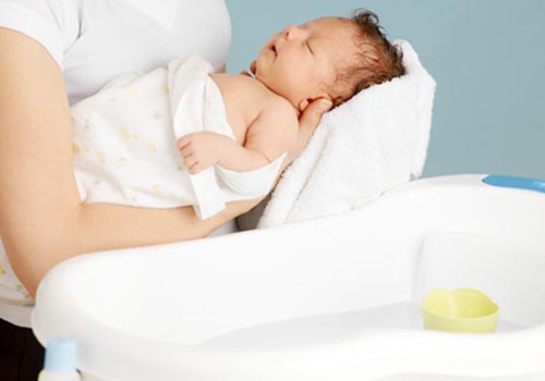 Không chỉ làm sạch da, tắm bằng thảo dược còn giúp “đánh bay” mụn nhọt