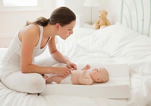 Chăm sóc da trẻ thường xuyên và đúng cách giúp đánh bay triệu chứng mẩn ngứa