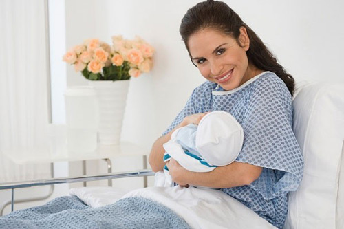 Chăm sóc mẹ và bé sau sinh: Sai 1 li, đi một dặm