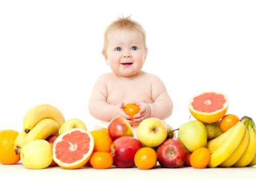 Bổ xung cho bé ăn nhiều loại hoa quả mát nhiều vitamin