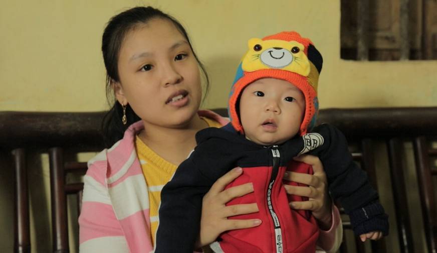 Con trai bị hăm tã khiến chị Thơm đứng ngồi không yên