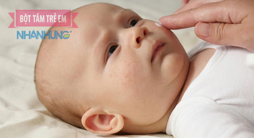 Thoa gel trị mụn nhọt cho trẻ hàng ngày