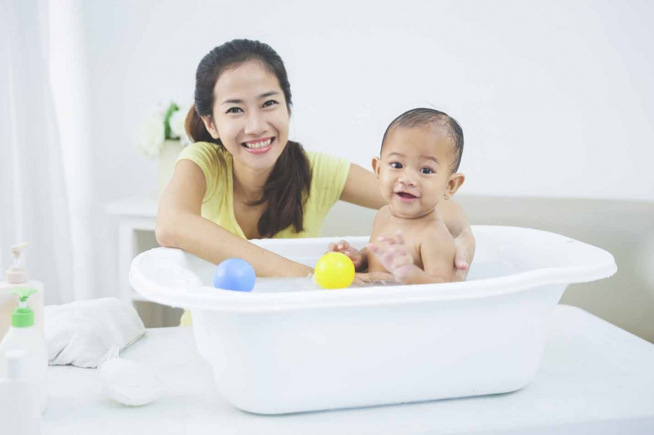 Mẹ nghĩ gì về bột tắm trẻ em từ thảo dược thiên nhiên?